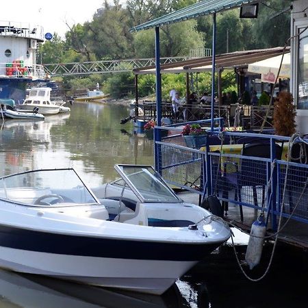 Hotel Splav Guest Hause Gusar Belgrad Zewnętrze zdjęcie